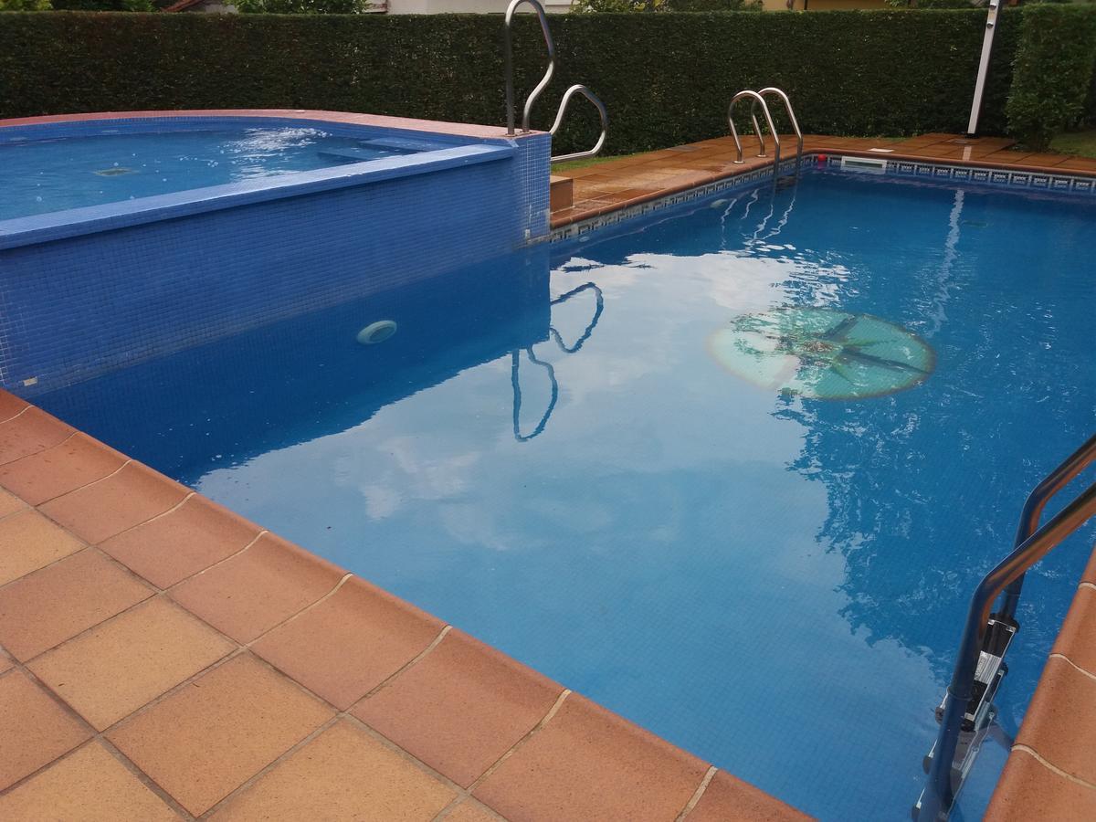 Apartamentos El Cazador San Vicente de Toranzo Luaran gambar