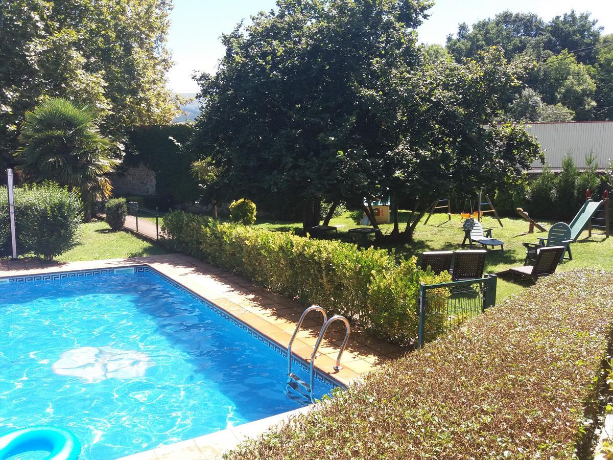 Apartamentos El Cazador San Vicente de Toranzo Luaran gambar