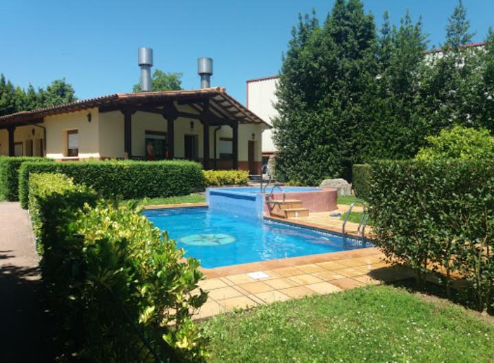 Apartamentos El Cazador San Vicente de Toranzo Luaran gambar